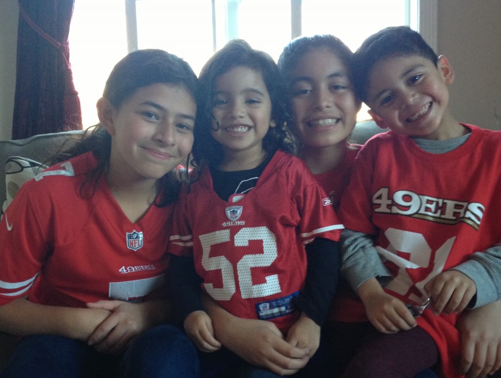 It's a family thing- 49er Spirit Photo; Milvia Alfaro