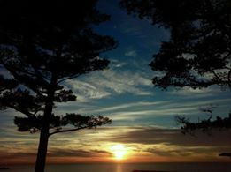 Donna Moore Fentanes sends us this photo of Sunset in Pacifica on the 27th