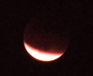 Mike Corden for this amazing photo of the lunar eclipse taken from SSF‬ City Hall!