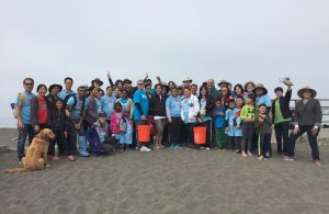 Over 85 Kaiser Permanente physicians and staff were part of Coastal Cleanup Day at Rockaway Beach